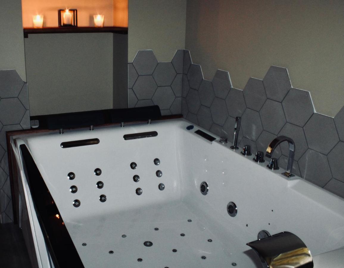 Superbe Appartement Avec Jacuzzi Et Jardin Prive Marlhes Экстерьер фото